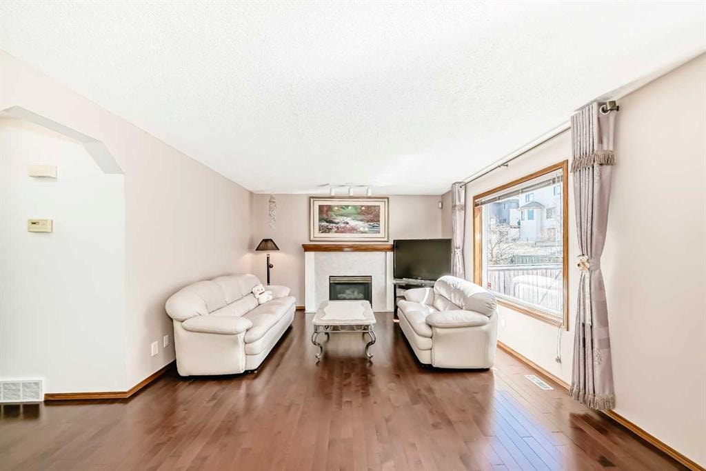 9200 Edgebrook - Thumbnail 4