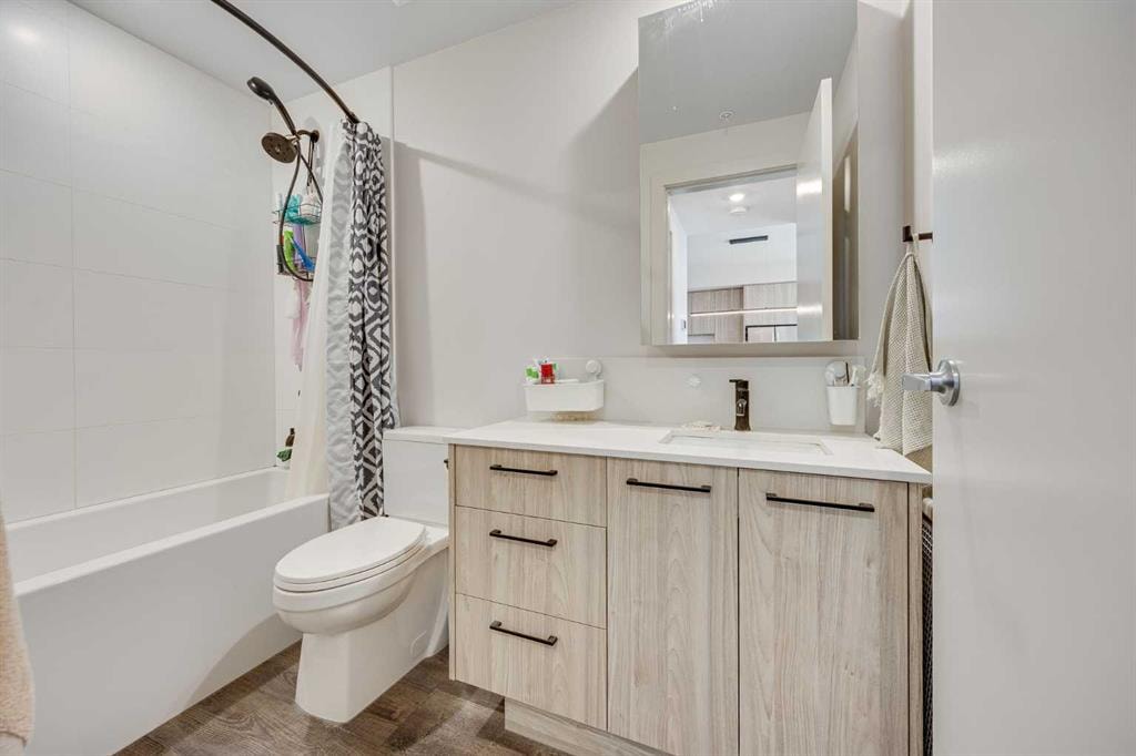 1107 Gladstone - Thumbnail 2