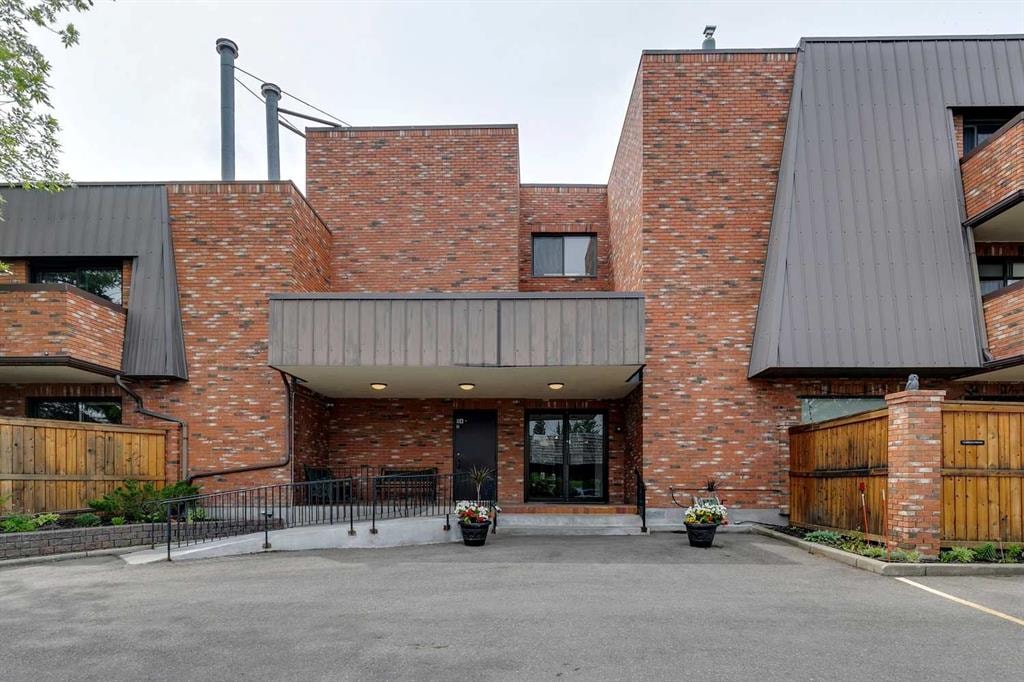 9500 Oakfield - Thumbnail 2