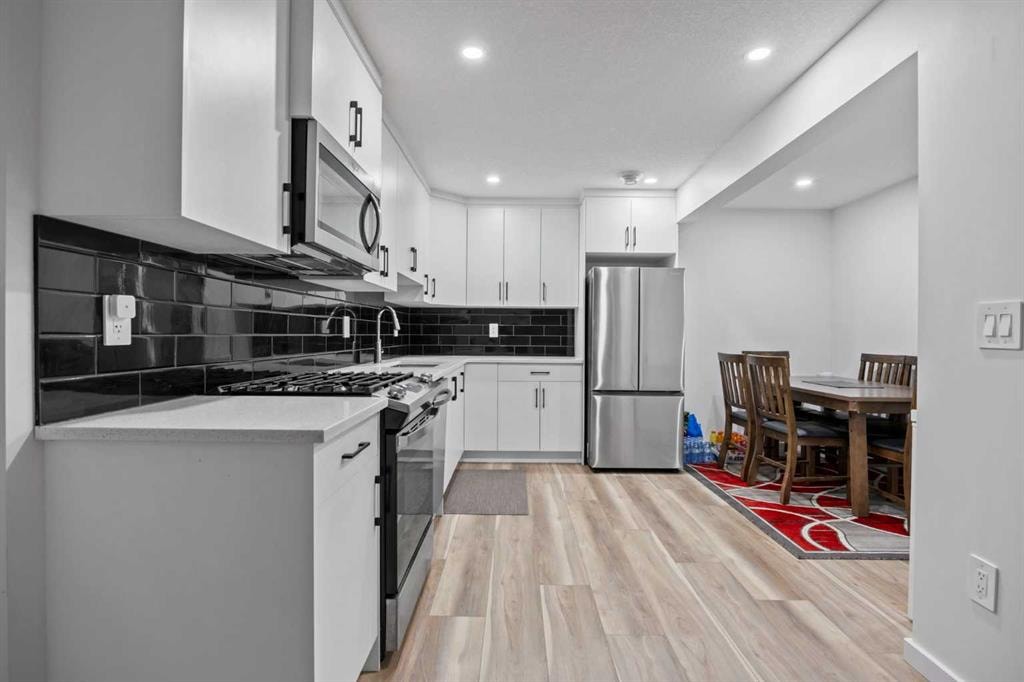 416 Walcrest - Thumbnail 3