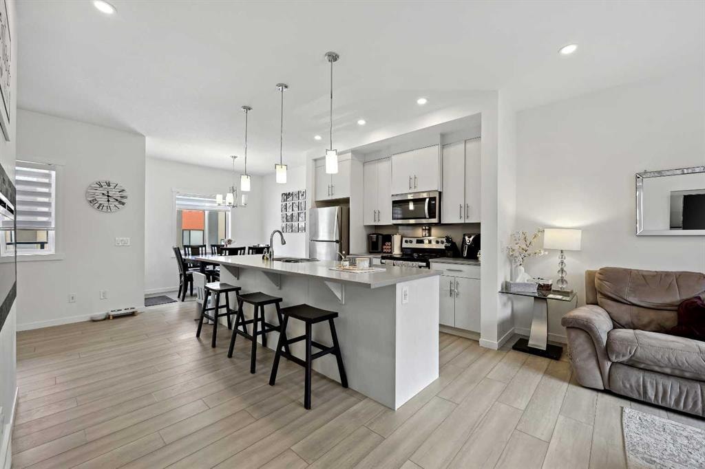 333 Sage Hill - Thumbnail 4