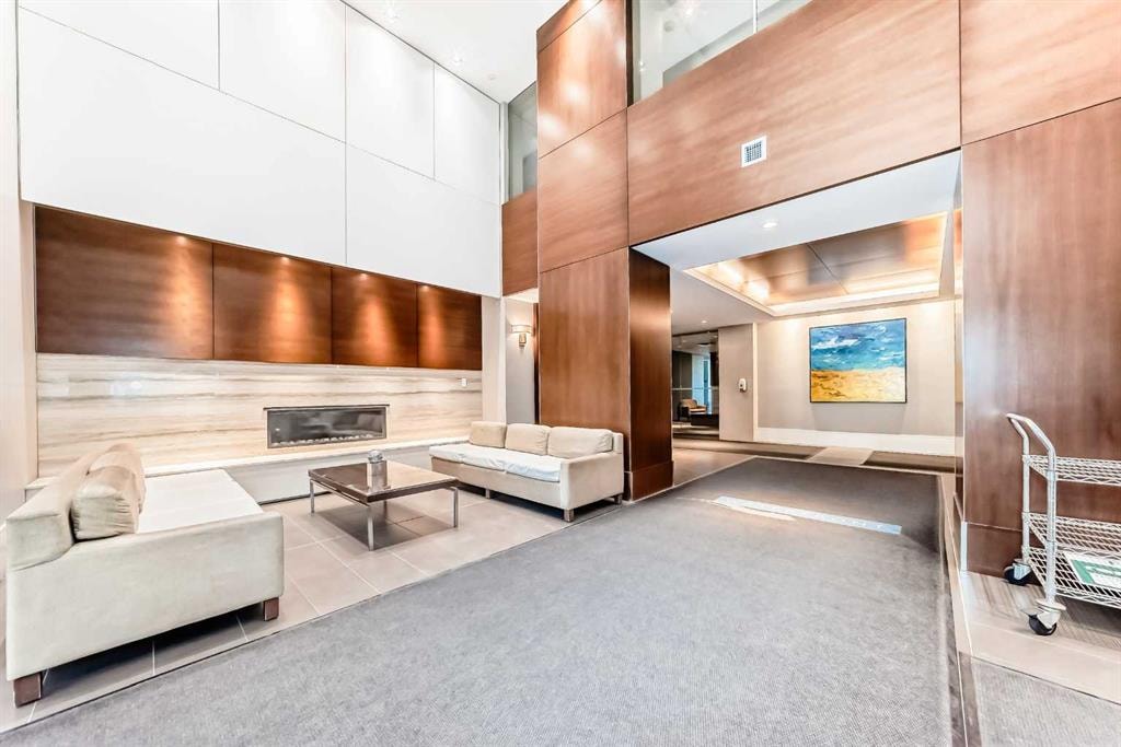 222 Riverfront - Thumbnail 3