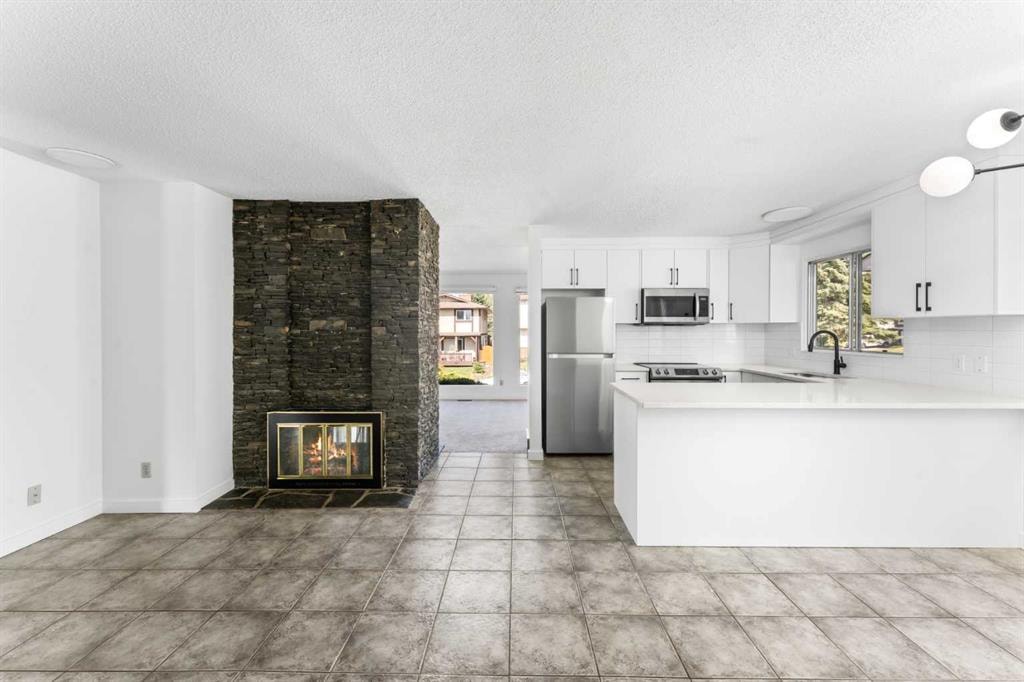 6267 Silver Springs - Thumbnail 4