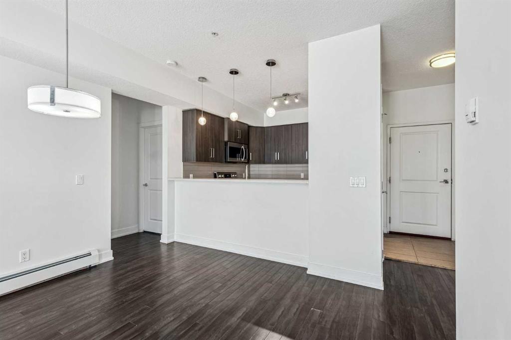 611 Edmonton - Thumbnail 4