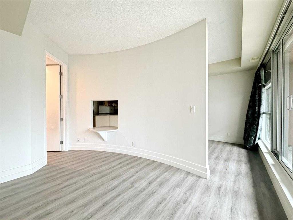 205 Riverfront - Thumbnail 4