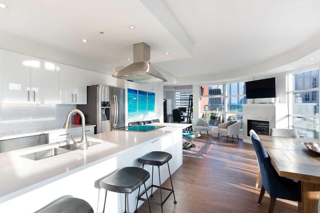 205 Riverfront - Thumbnail 2
