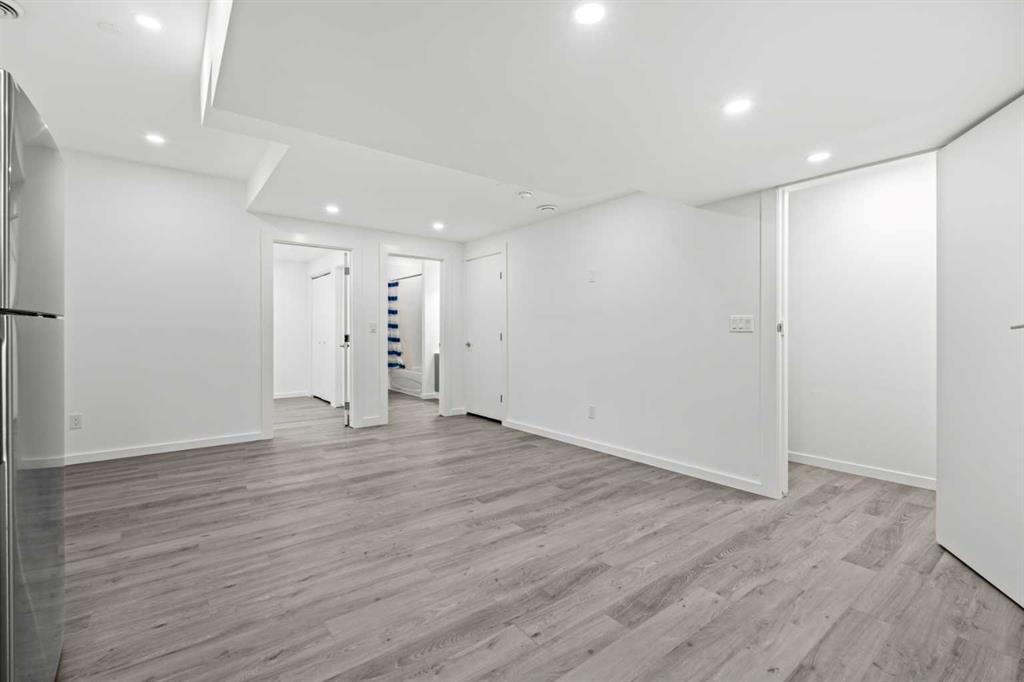 685 Livingston - Thumbnail 2