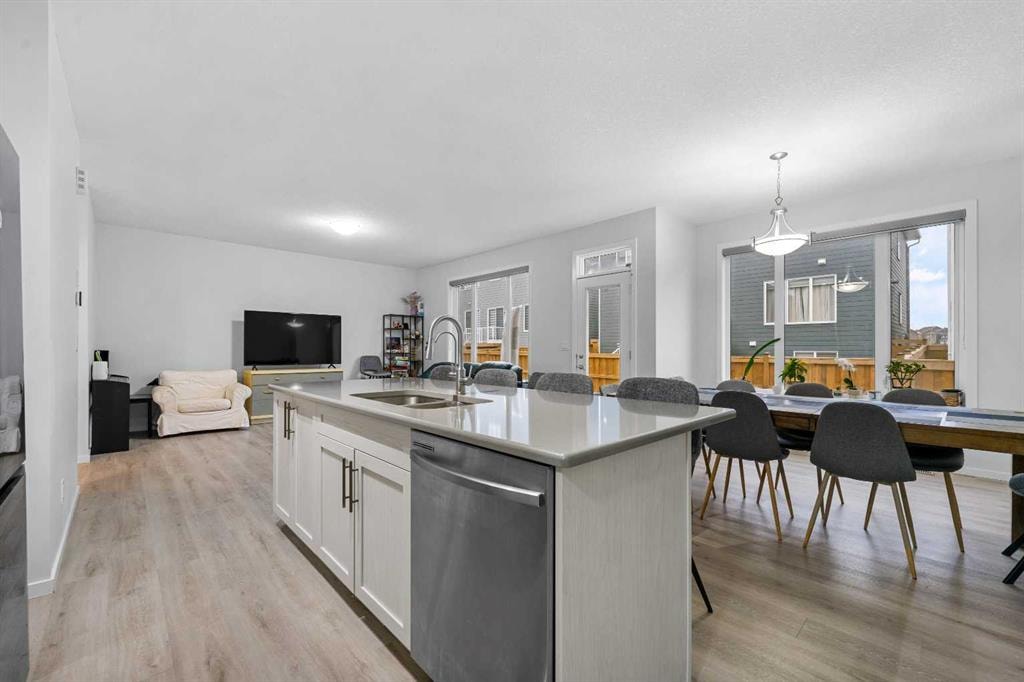 281 Yorkville - Thumbnail 3