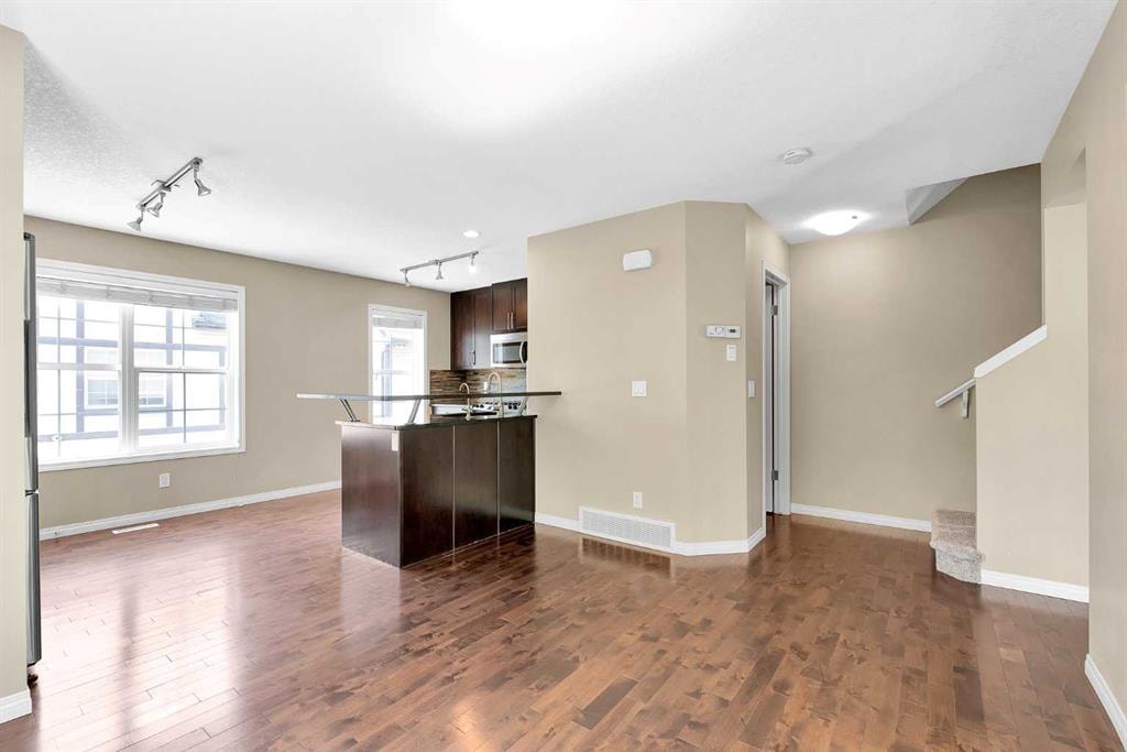 923 Cranford - Thumbnail 2