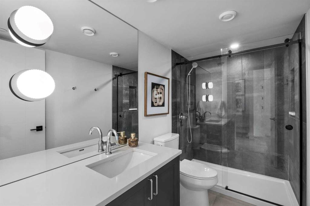 12 Greenwich - Thumbnail 4