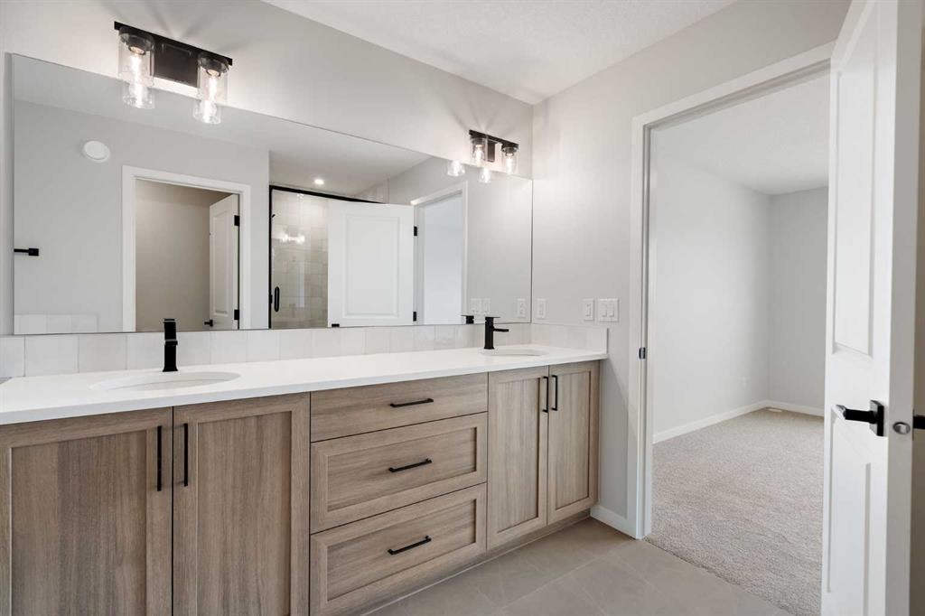 262 West Grove - Thumbnail 2