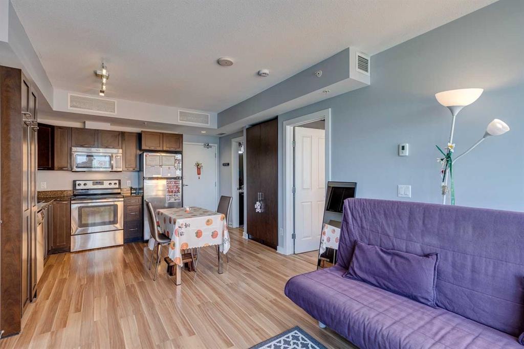3820 Brentwood - Thumbnail 3