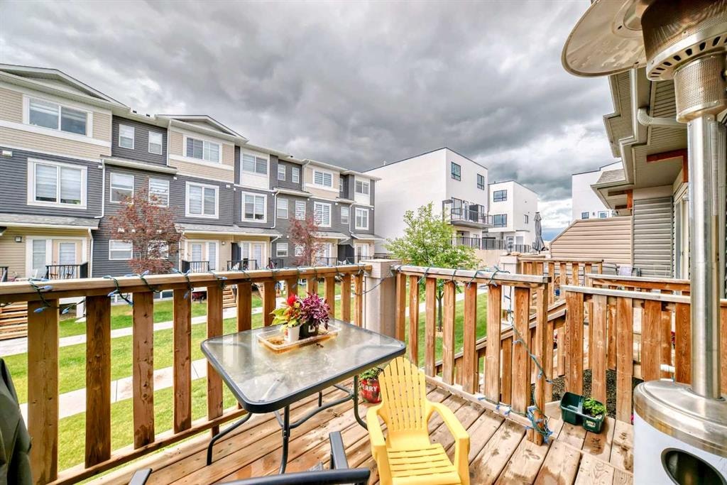 528 Sage Hill - Thumbnail 2