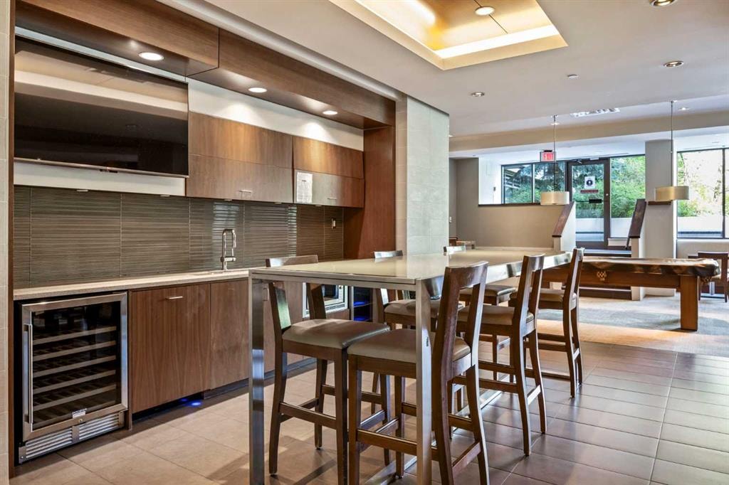 222 Riverfront - Thumbnail 3