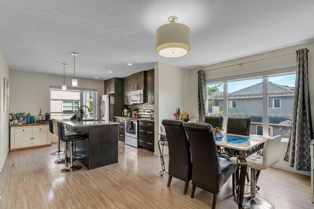 1111 Evansridge - Thumbnail 2