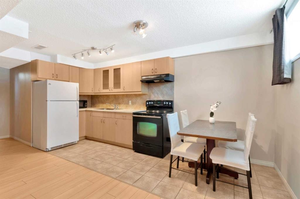 11722 Canfield - Thumbnail 2