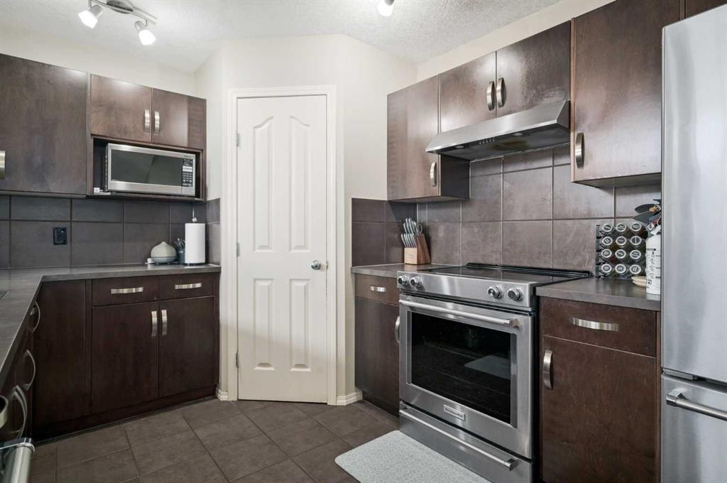 20 Bridlecrest - Thumbnail 2