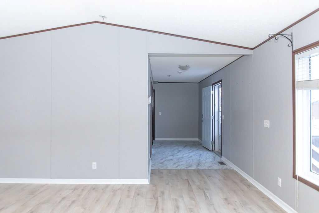209 Greely - Thumbnail 4