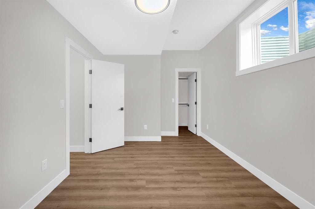 8114 Bowness - Thumbnail 2