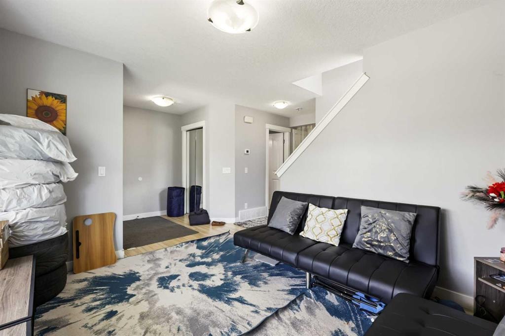 9234 Saddlebrook - Thumbnail 2