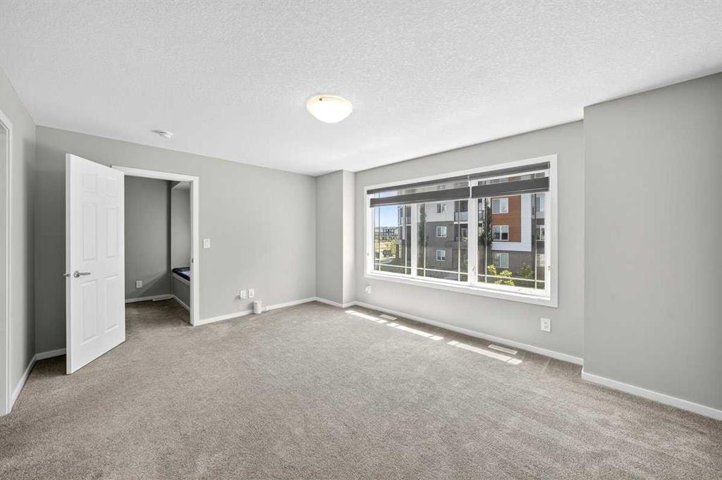 93 Yorkville - Thumbnail 3
