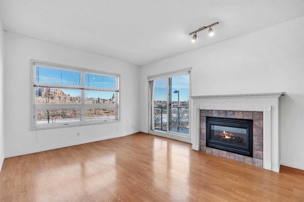 333 Riverfront - Thumbnail 3