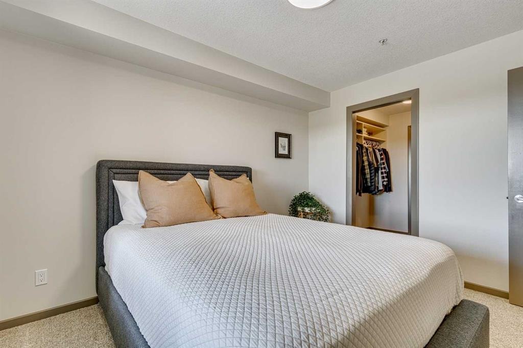 310 Mckenzie Towne - Thumbnail 2
