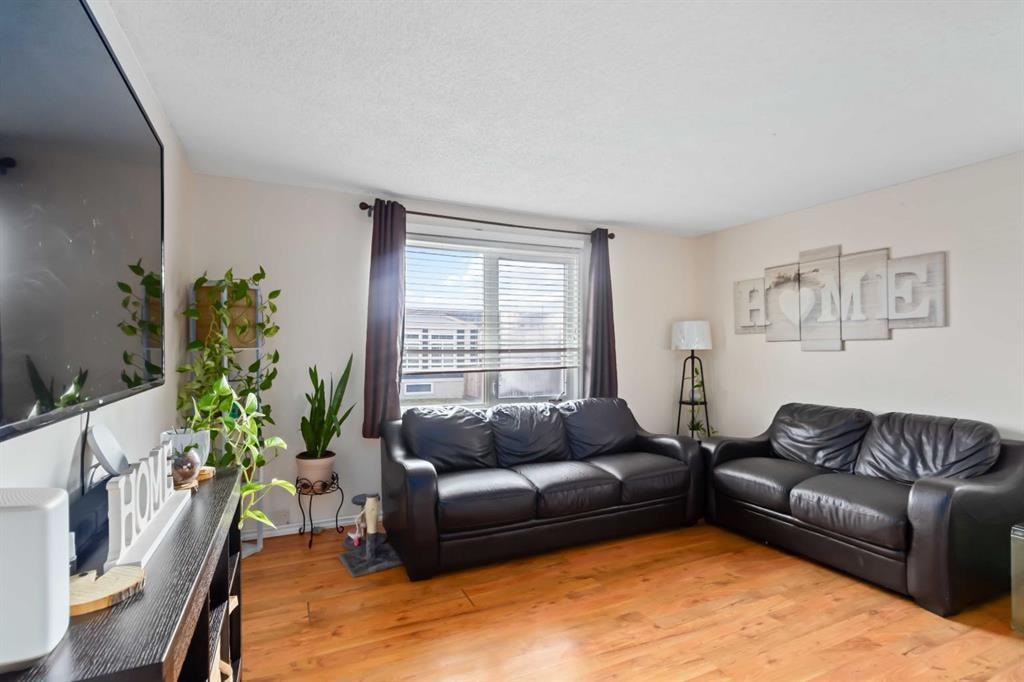 224 GRANDVIEW - Thumbnail 2