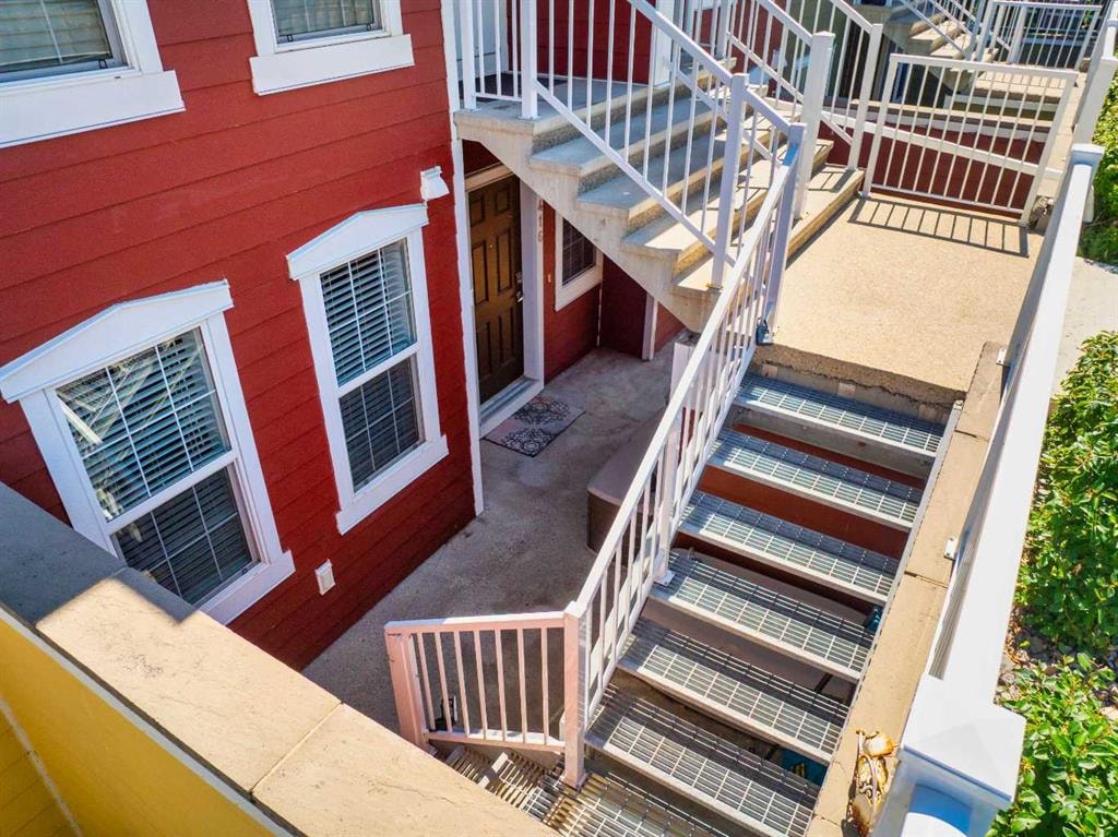 416 Mckenzie Towne - Thumbnail 2