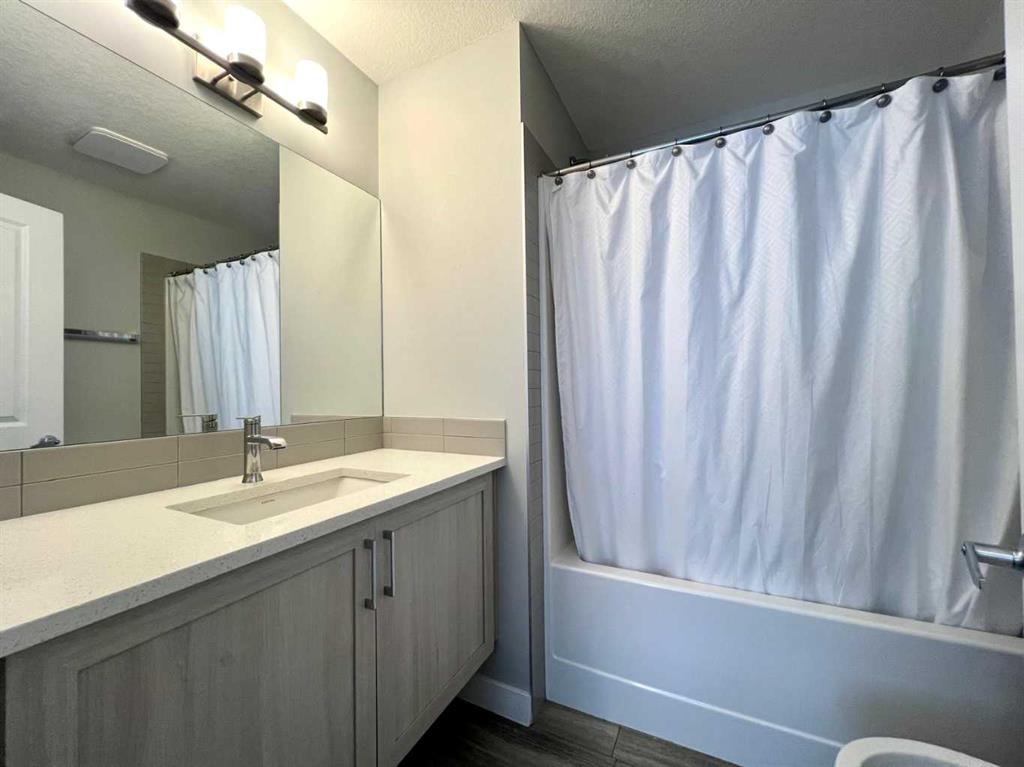734 Sage Hill - Thumbnail 4