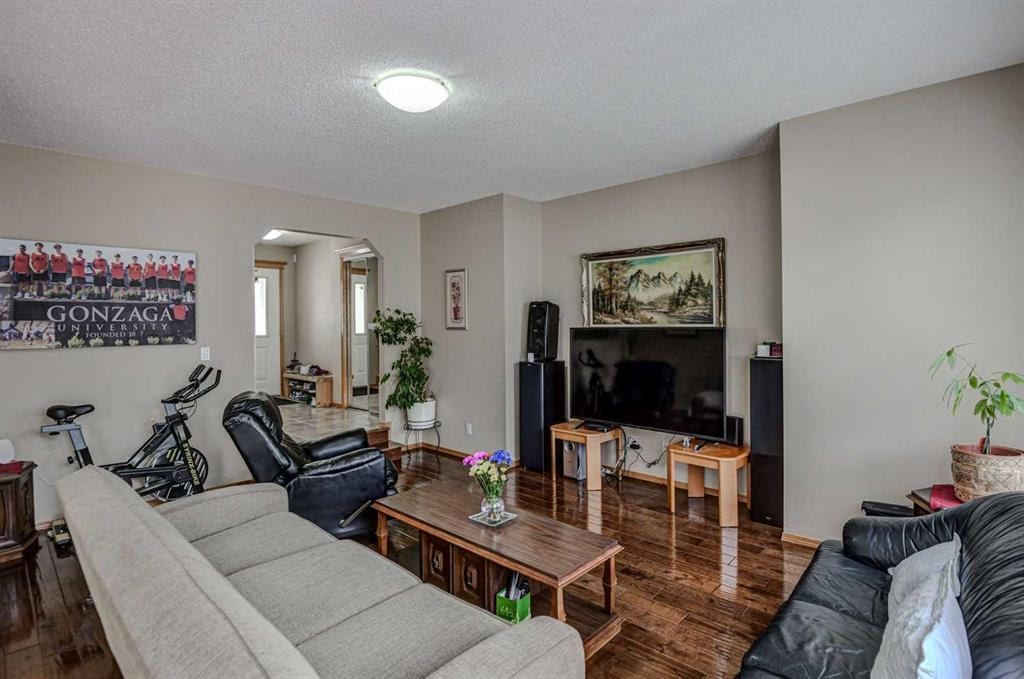 355 West Ranch - Thumbnail 2