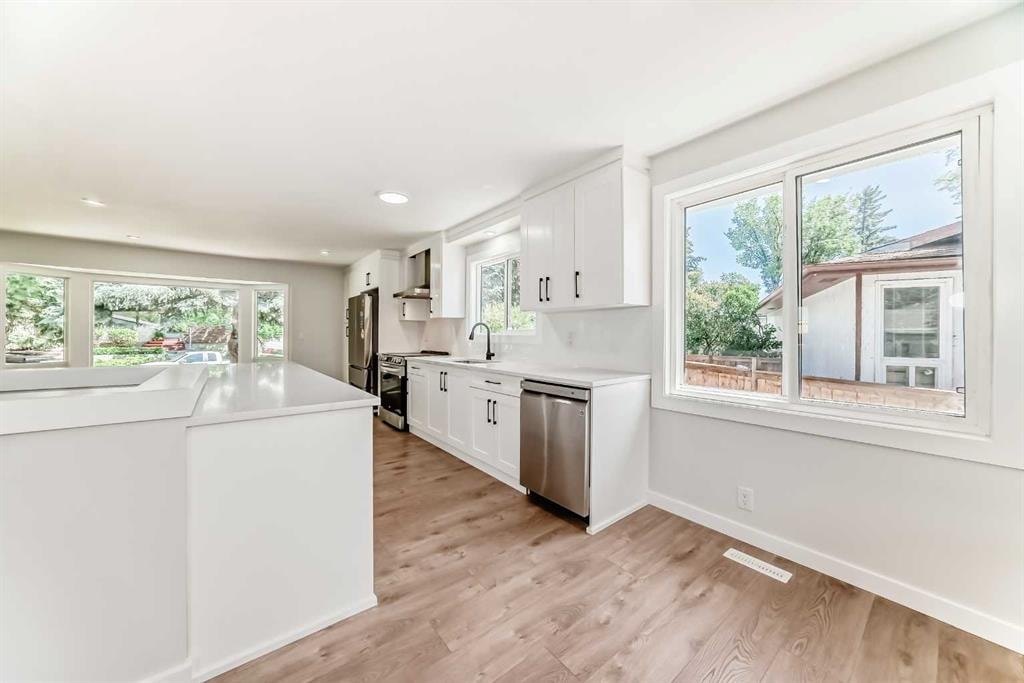 5173 Whitestone - Thumbnail 3