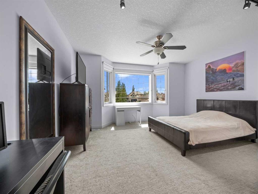 210 Evergreen - Thumbnail 4
