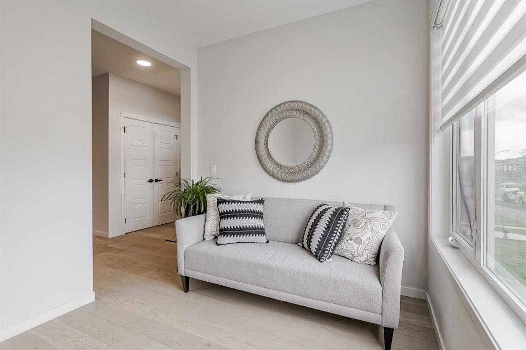 264 Belmont - Thumbnail 4