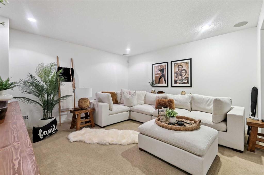 81 Elgin Estates - Thumbnail 2