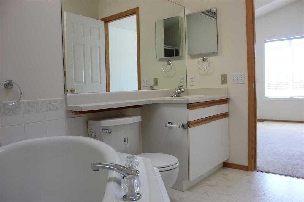 179 Sunlake - Thumbnail 4
