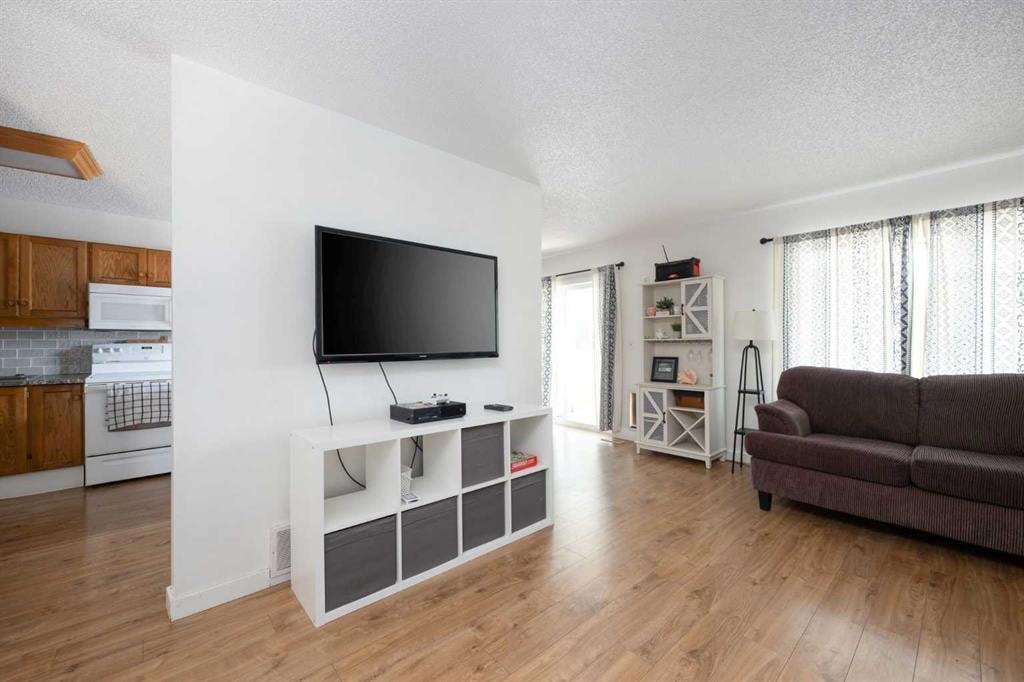 1053 Timberline - Thumbnail 2
