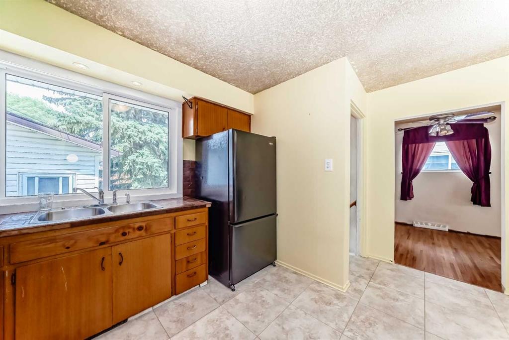 151 Fyffe - Thumbnail 4
