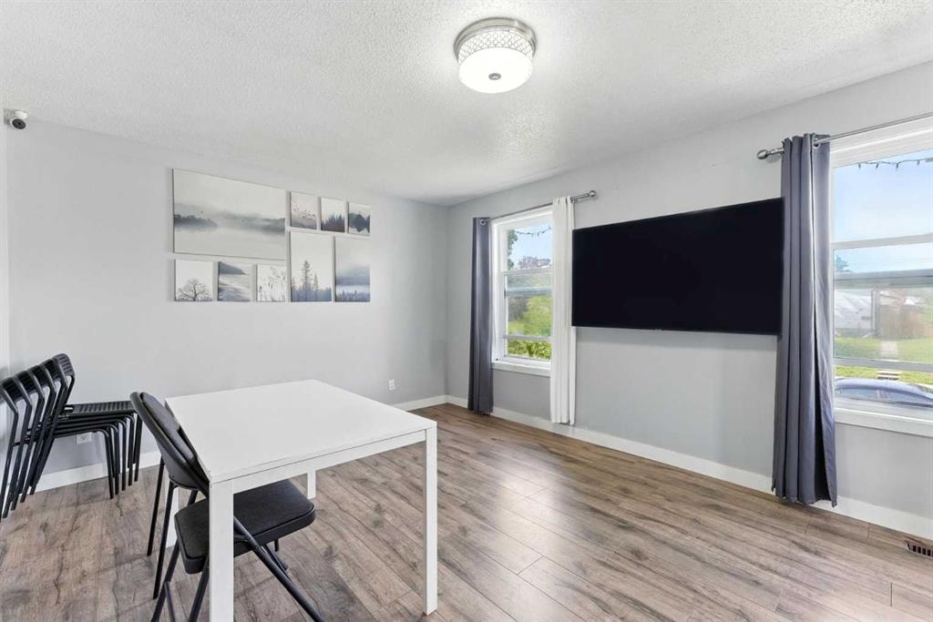 218 Whitman - Thumbnail 2