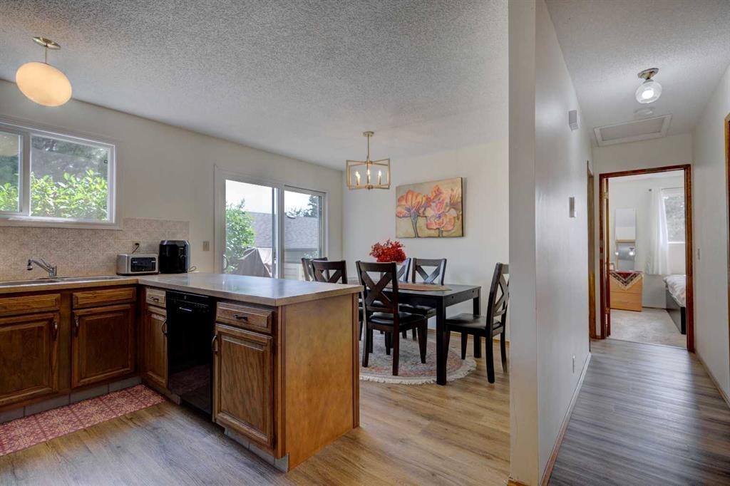 741 Ranchview - Thumbnail 2