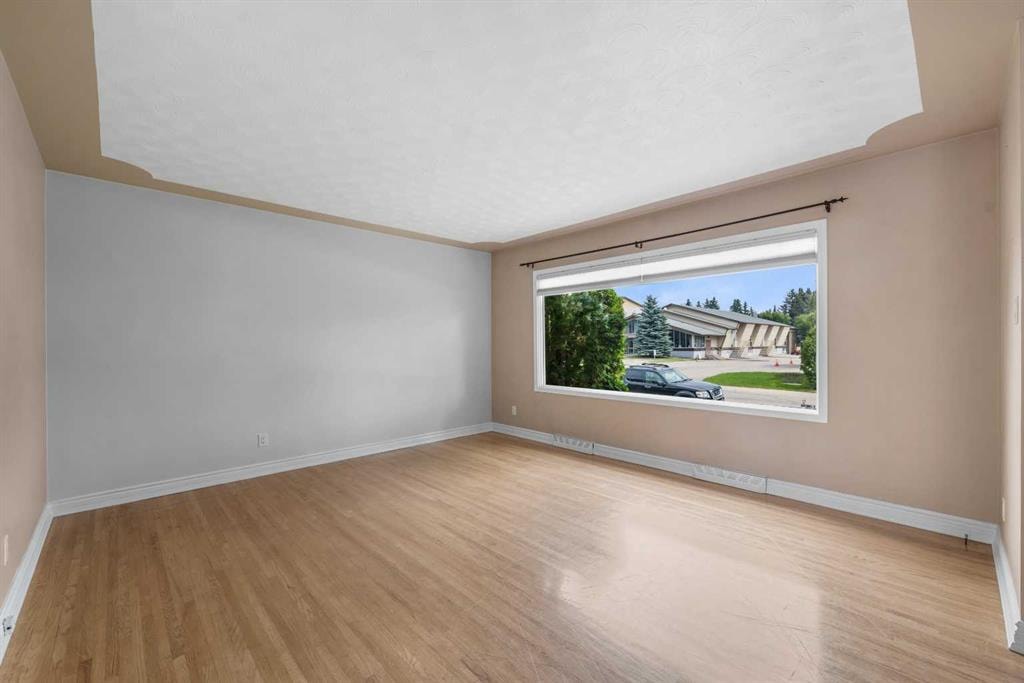8527 Athabasca - Thumbnail 4