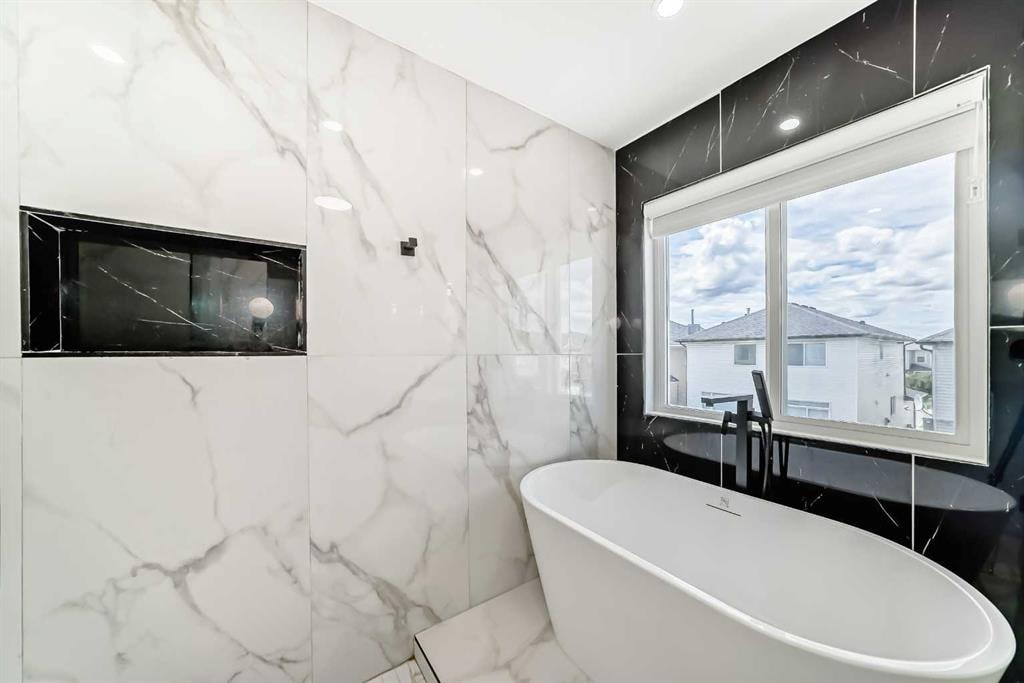 117 Saddlecrest - Thumbnail 2