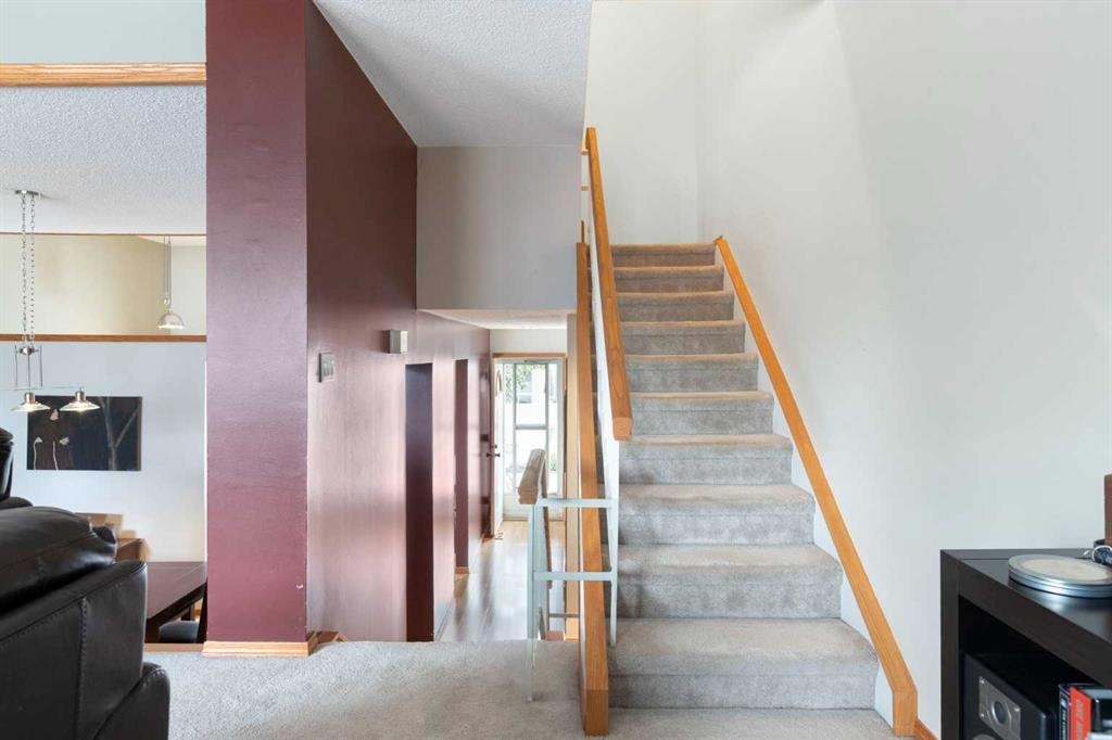 426 Brae Glen - Thumbnail 2