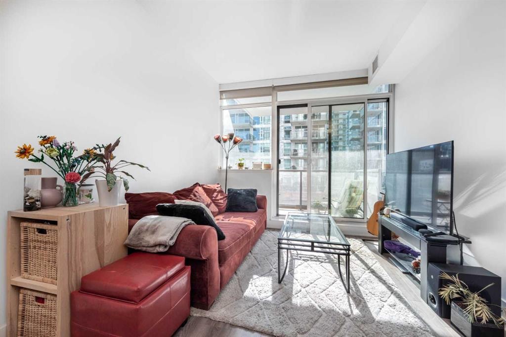550 Riverfront - Thumbnail 3
