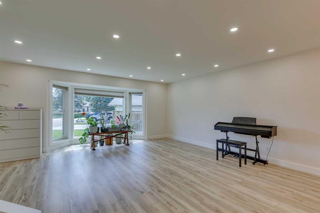 124 Brookmere - Thumbnail 2