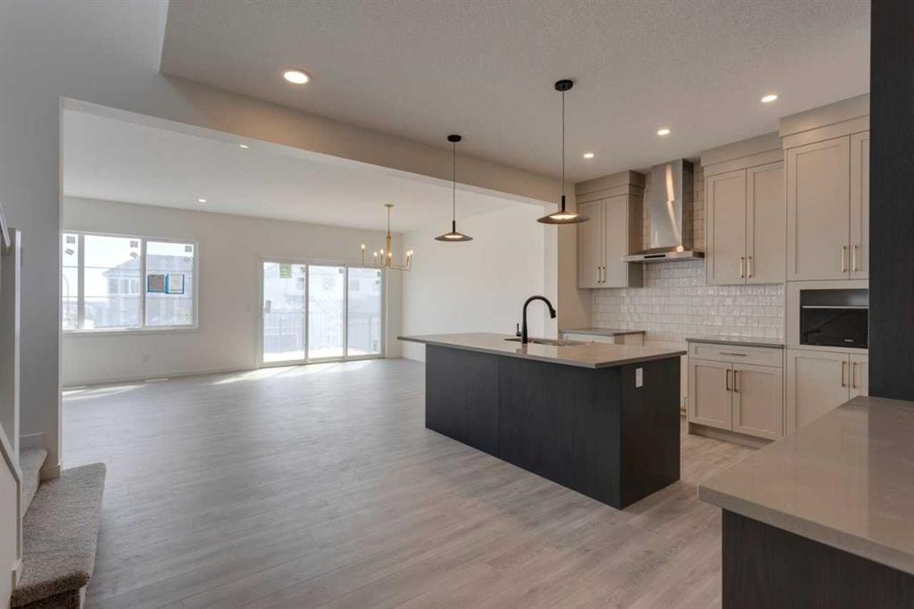 188 Sage Hill - Thumbnail 3