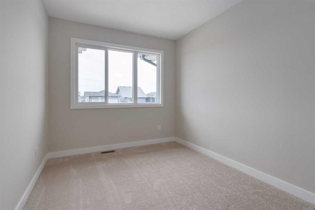 7153 Rangeview - Thumbnail 3