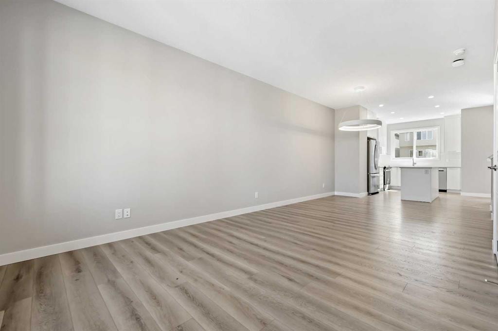 7055 Rangeview - Thumbnail 2