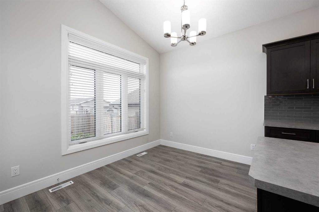 741 Beacon Hill - Thumbnail 3