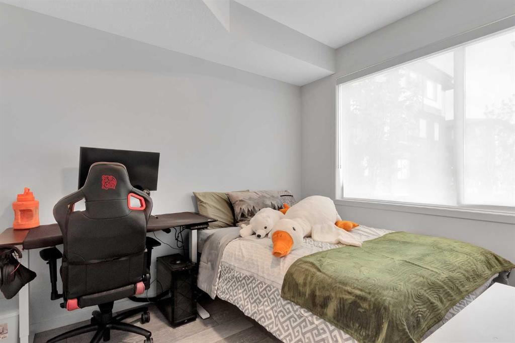316 Corner Glen - Thumbnail 3